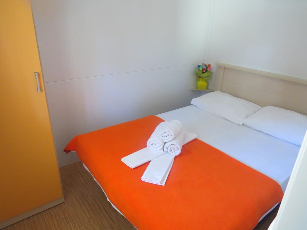 Camping Mia Bungalow & Mobile Home Biograd Na Moru Kamer foto