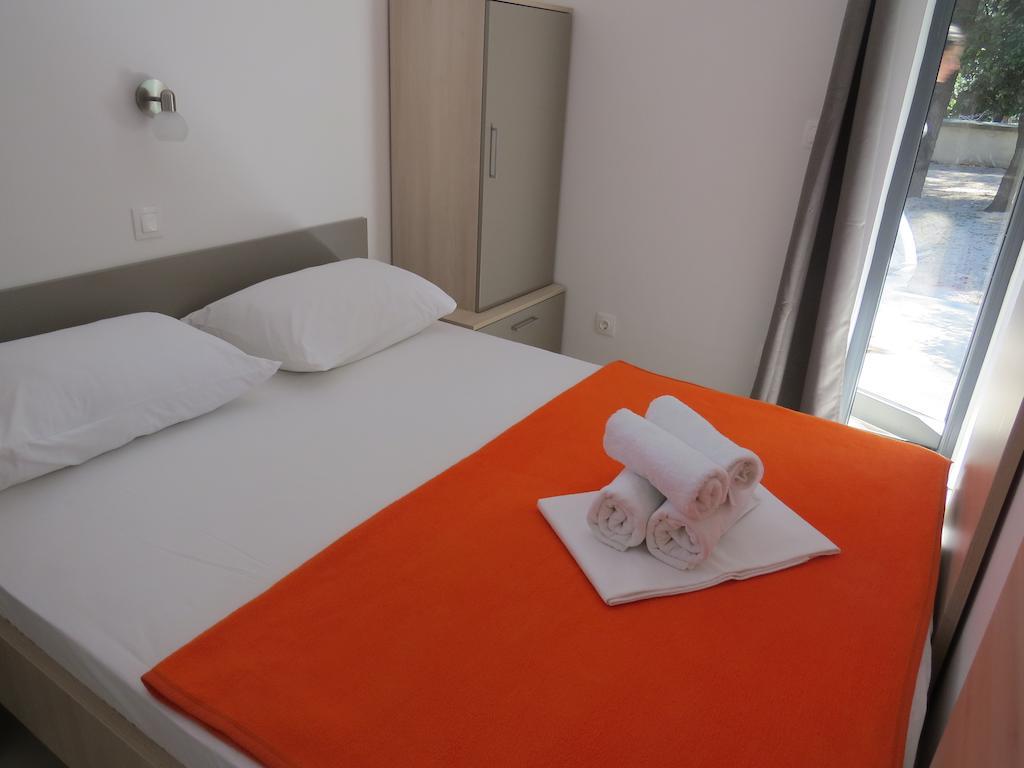 Camping Mia Bungalow & Mobile Home Biograd Na Moru Kamer foto