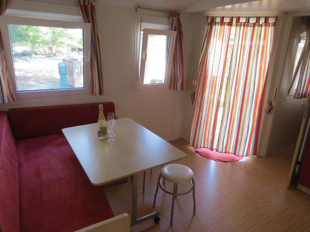 Camping Mia Bungalow & Mobile Home Biograd Na Moru Buitenkant foto